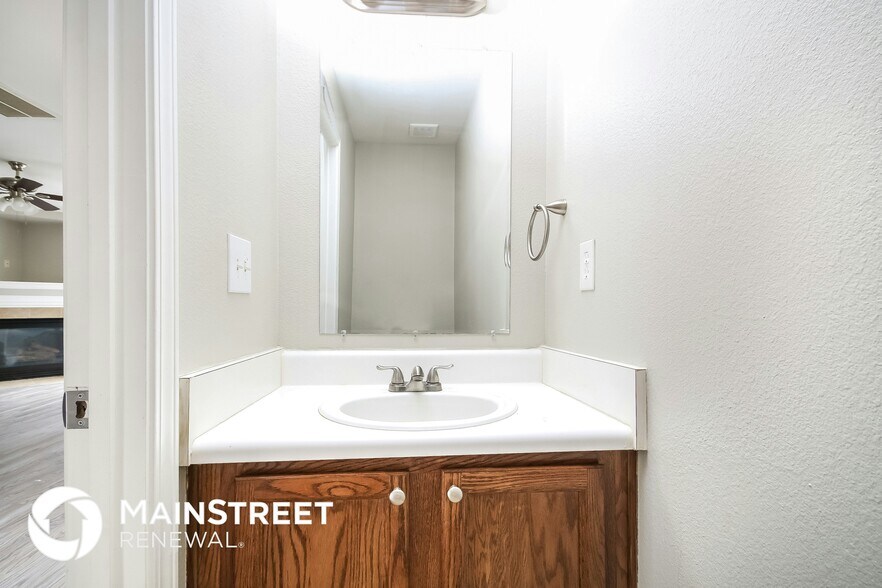 Building Photo - 9127 White Aspen Pl
