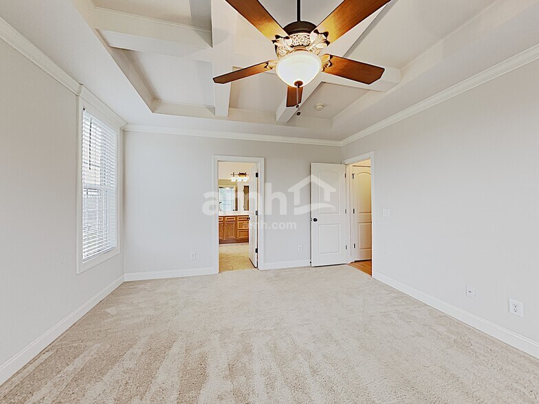 Building Photo - 4004 Crest Ridge Cv