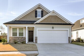 Building Photo - 3 Bedroom 2 Bathroom Ranch