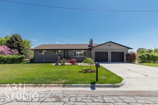 Building Photo - 983 Westwood Dr