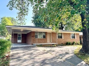 Building Photo - 9007 Clover Hl Rd