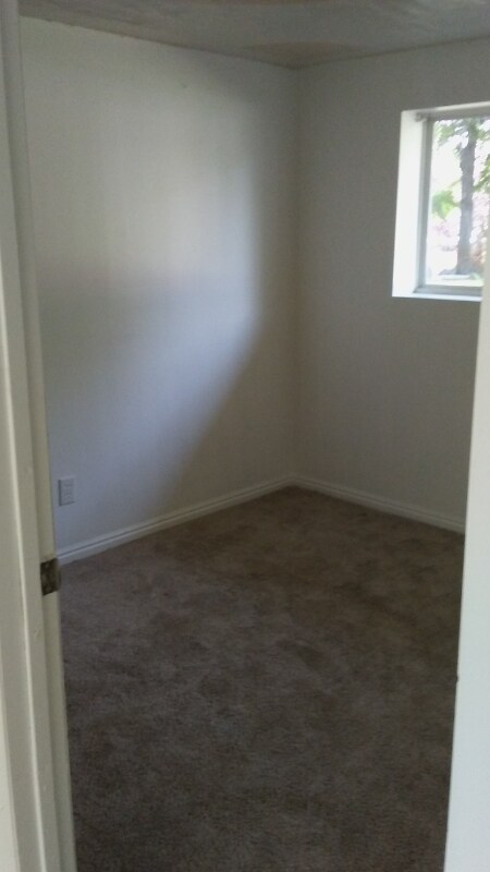 Building Photo - 480 E 4200 S