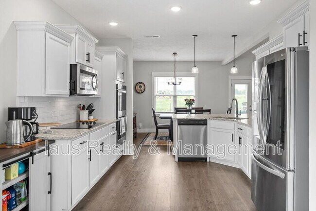 Building Photo - 538 Fieldview Wy
