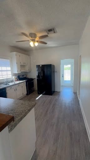 Building Photo - 121 W B St