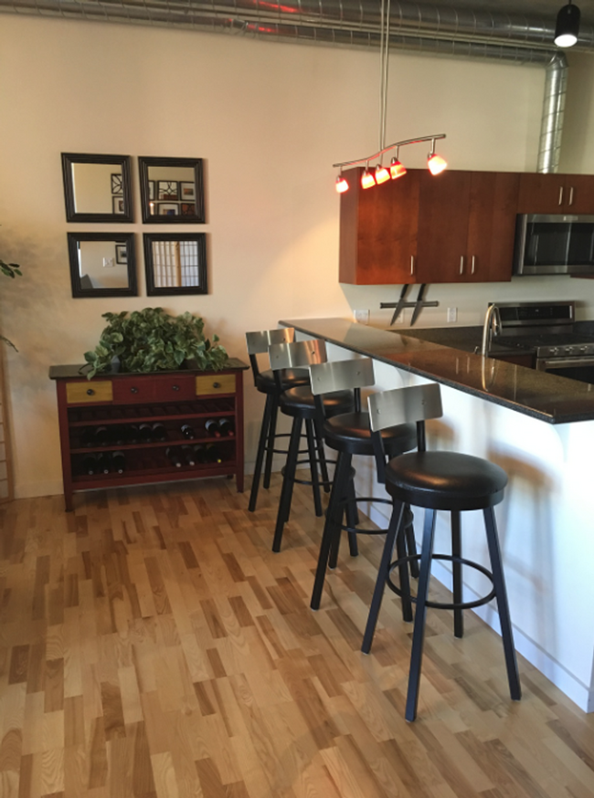 Building Photo - Available May 10th, 2025-Beautiful and Spa...