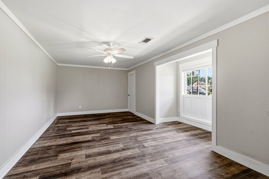 Building Photo - 2408 Katherine Dr