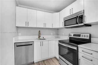 Building Photo - 4500 NE 18th Ave