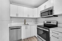 Building Photo - 4500 NE 18th Ave