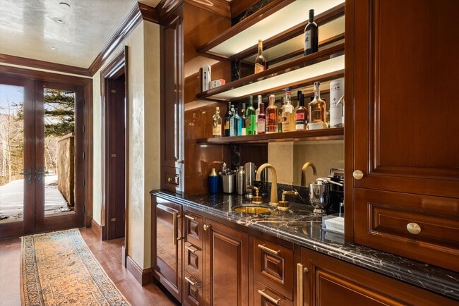 Building Photo - 64 Pitkin Way