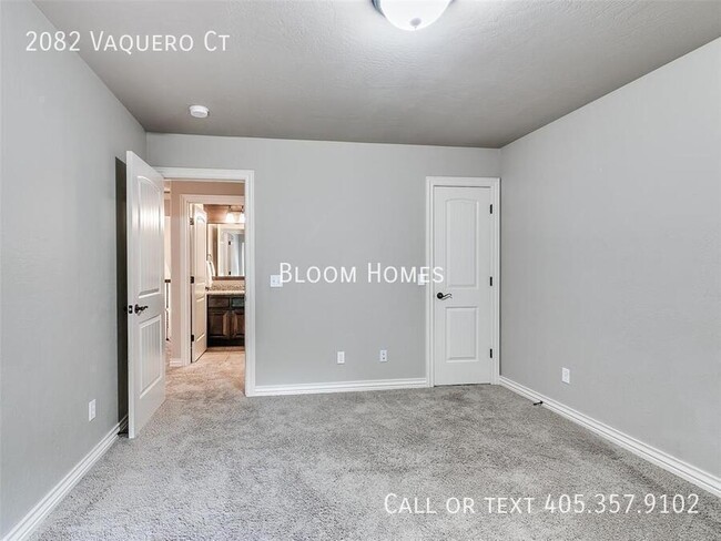 Building Photo - 2082 Vaquero Ct