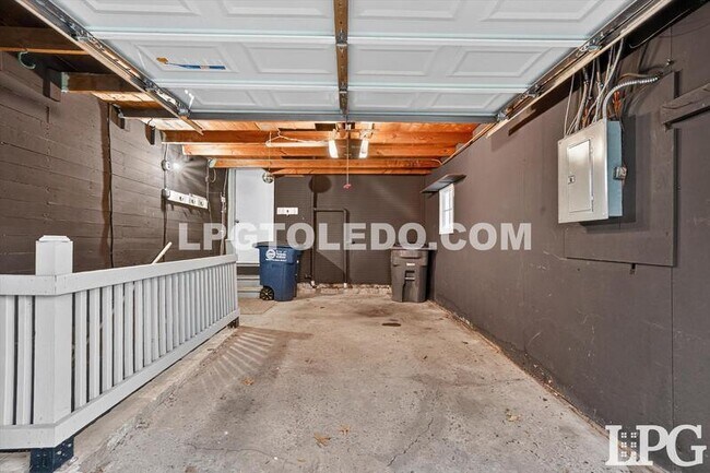 Building Photo - 2428 Bucklew Dr