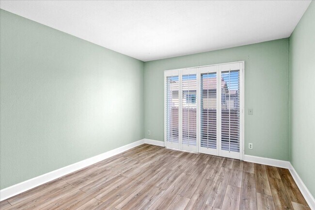 Building Photo - 2BR Bonsall Condo | Garage, Parking & Utilities Included