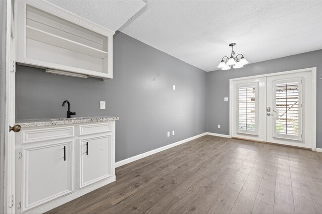 Building Photo - 6700 Richardson Rd