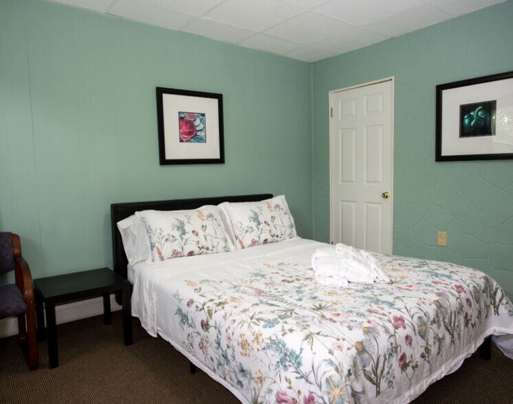 Building Photo - 42 Everett St