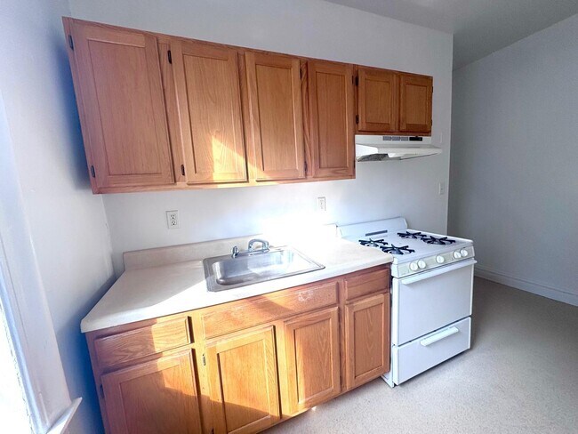 Building Photo - 35-39-39 Fulton St