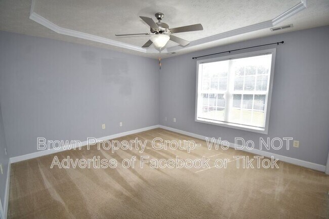 Building Photo - 165 Pender Rd