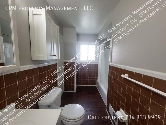 Building Photo - 4967 McKinley St