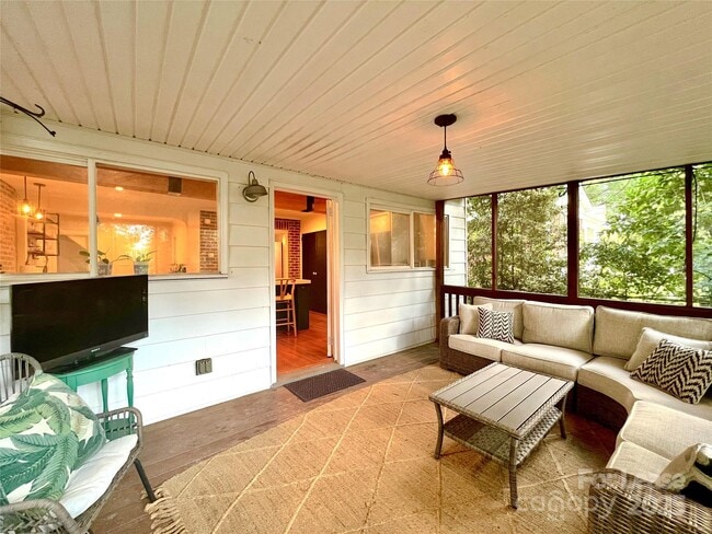 Building Photo - 3108 Barnhill Dr