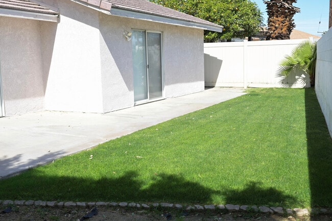 Building Photo - 43730 Louisiana St