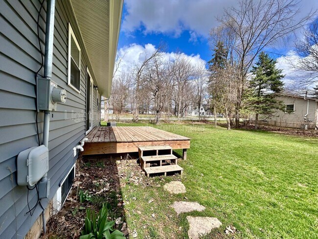 Building Photo - 818 Delray Ave SE