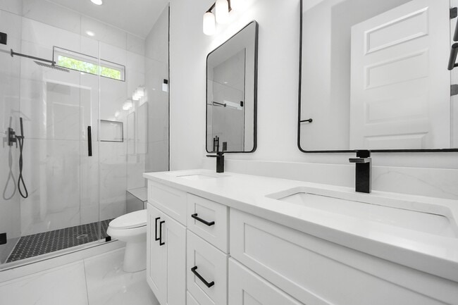 Building Photo - 7935 Sunnyhill St