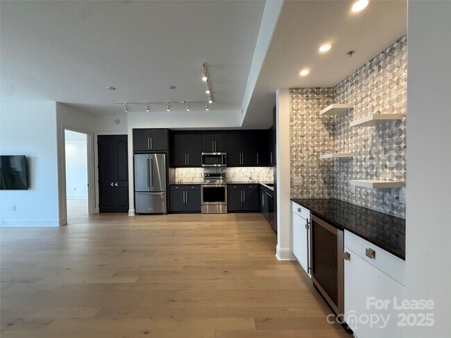 Building Photo - 4625 Piedmont Row Dr