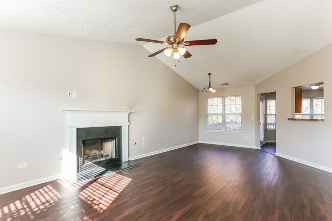 Building Photo - 3105 Brookfield Dr SW