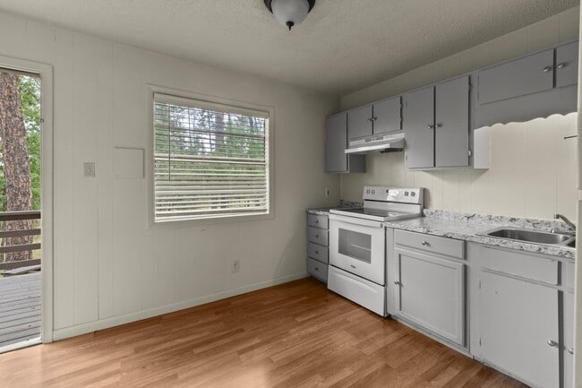 Building Photo - 100 Apache Hills Dr