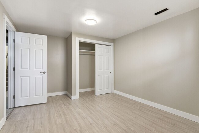 Building Photo - Newly Remodeled North Spokane Home – Convenient Location Near Parks & Shopping