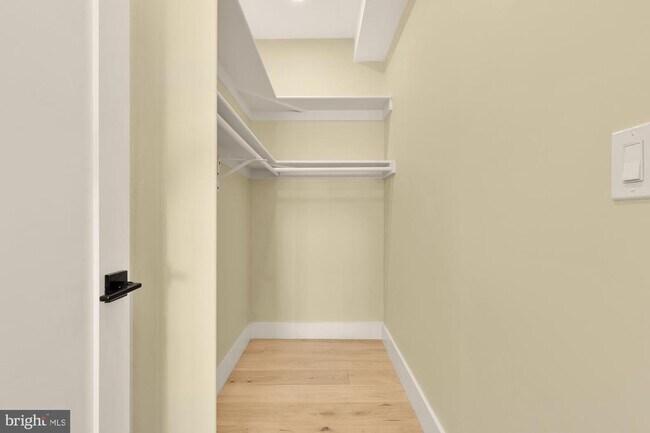 Building Photo - 927 Kennedy St NW