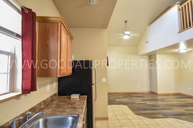Building Photo - End Unit Townhome | Waukee Schools | Main-Floor Primary Suite