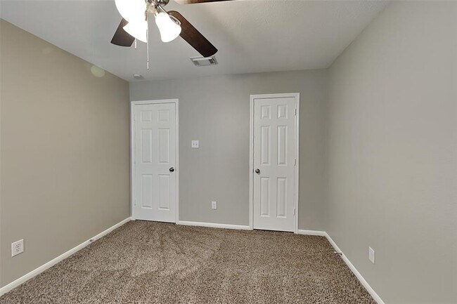 Building Photo - 18027 Hillock Glen Ln