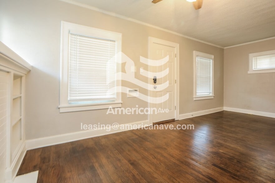 Building Photo - 6620 Wabash Ave