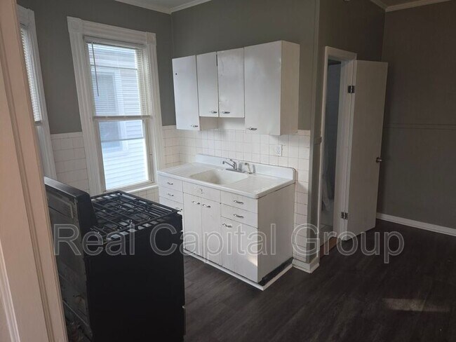 Building Photo - 708 Westover Pl