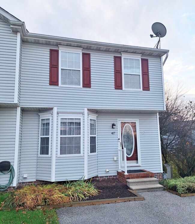 Building Photo - 417 Debbi Ct