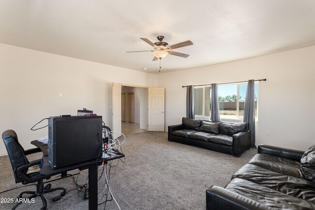 Building Photo - 8373 E Sunwing Ridge Dr