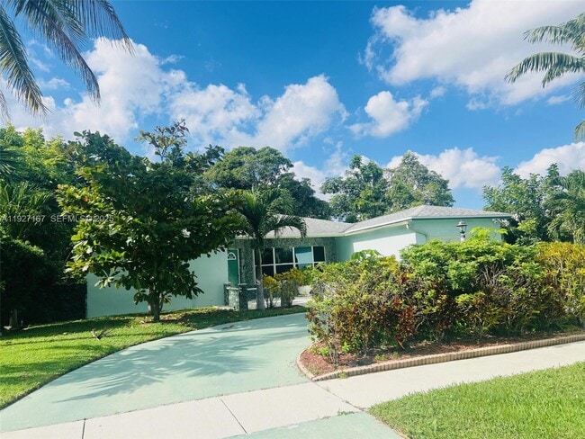 Building Photo - 850 SW 50th Terrace