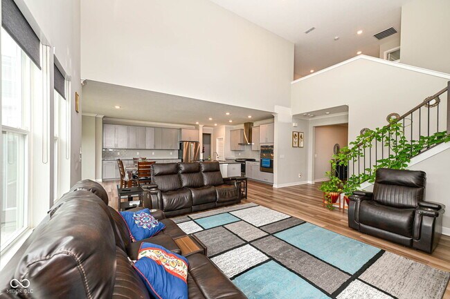 Building Photo - 9904 Delmore Dr
