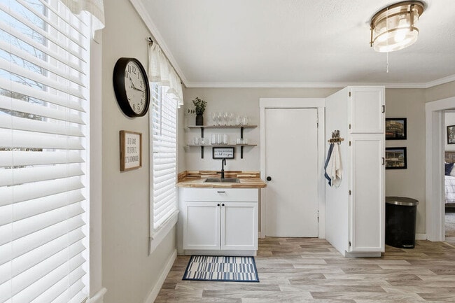 Building Photo - 219 Emerson Ave