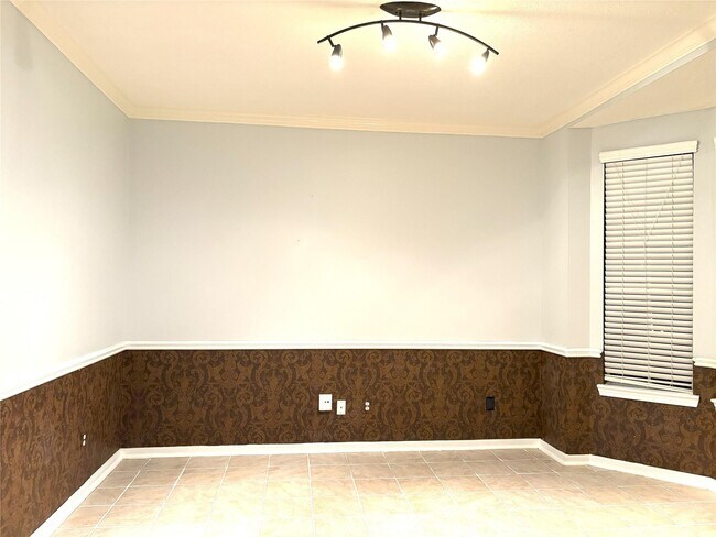 Building Photo - 7710 Misty Fern Ct