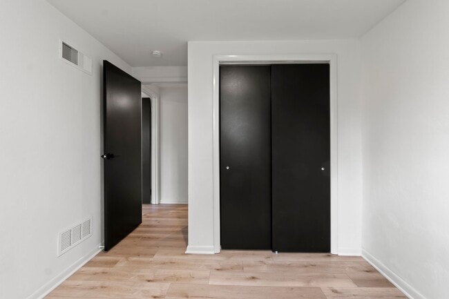 Building Photo - AVAILABLE NOW!! Fully RENOVATED 3 bedroom TOWNHOME in WEST MIFFLIN! COME CHECK IT OUT!