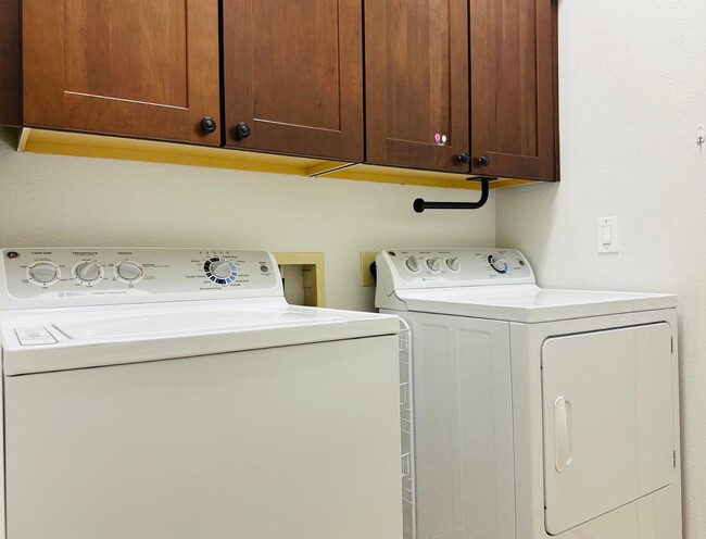 Building Photo - 21546 N 72nd Way