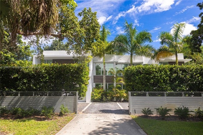 Building Photo - 6790 SW 72nd St