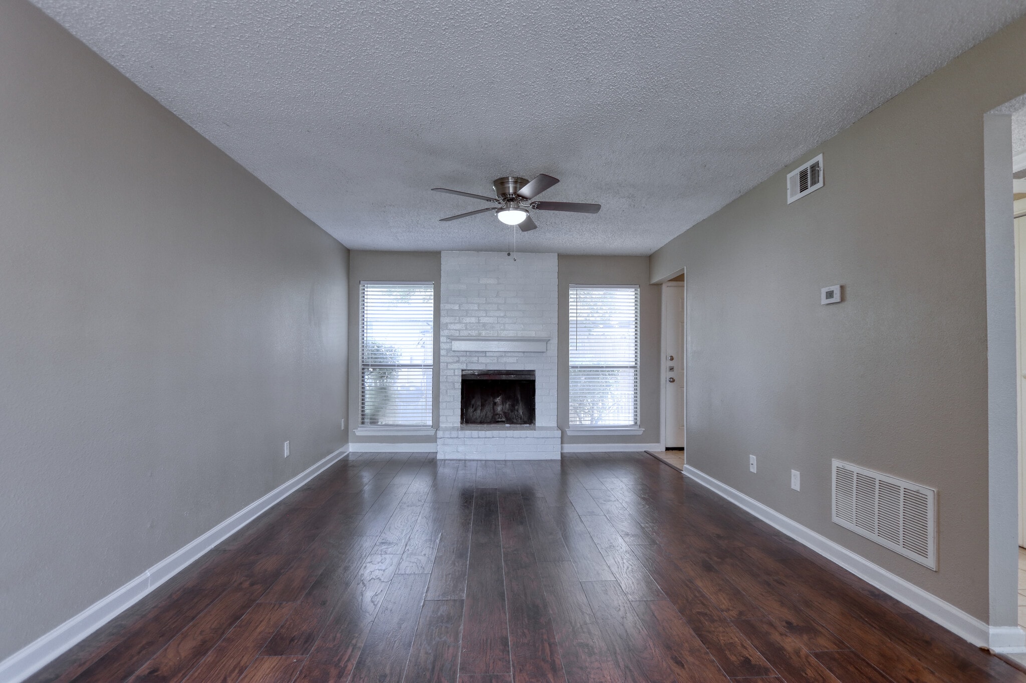 Building Photo - 711 Harbour Town Dr
