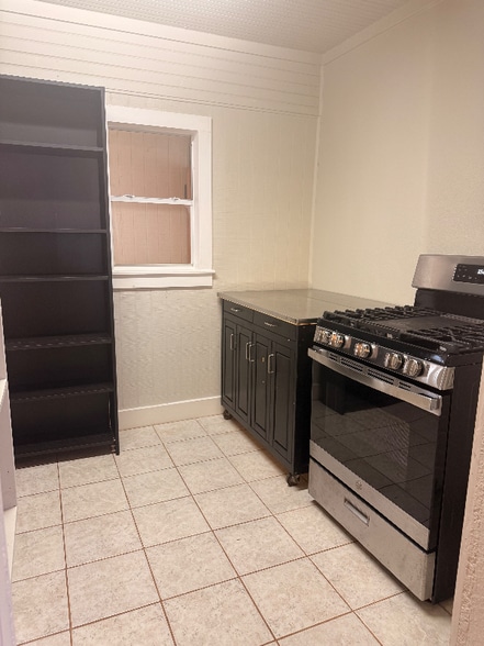 Building Photo - 306 W Wallace St