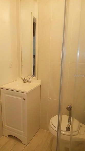 Building Photo - 4754 Lake Shore Dr