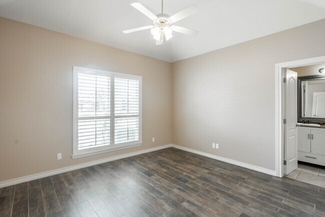 Building Photo - 3 Chambord Dr