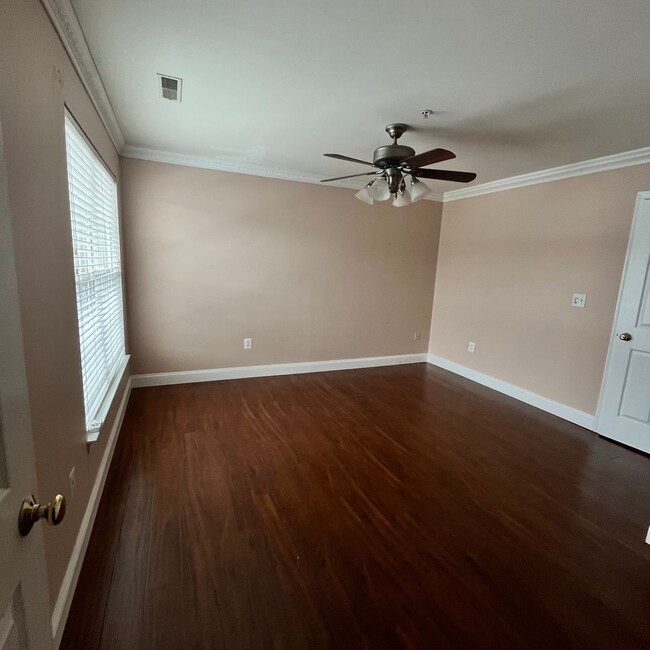 Building Photo - Large 4-bedroom Townhouse Odenton