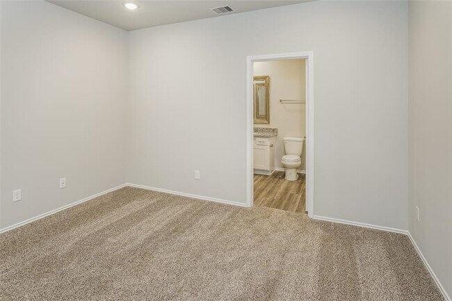 Building Photo - 603 Cherokee Dr