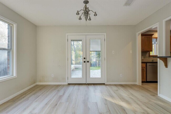 Building Photo - 2304 Willow Way